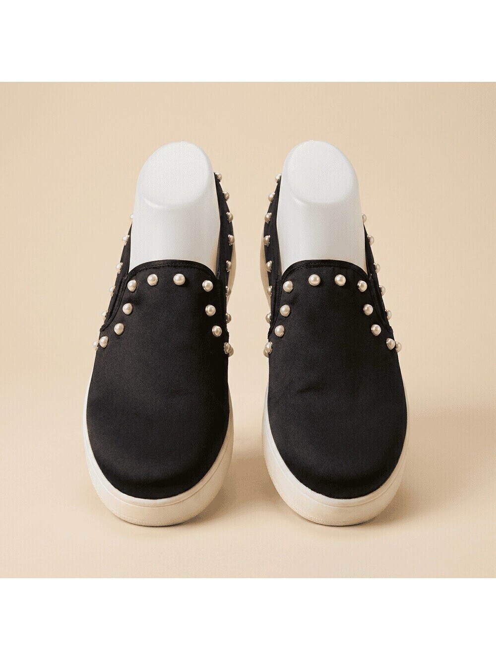 STEVE MADDEN Braylon glacier Black Faux Pearl Slip On shoes Sz 9
